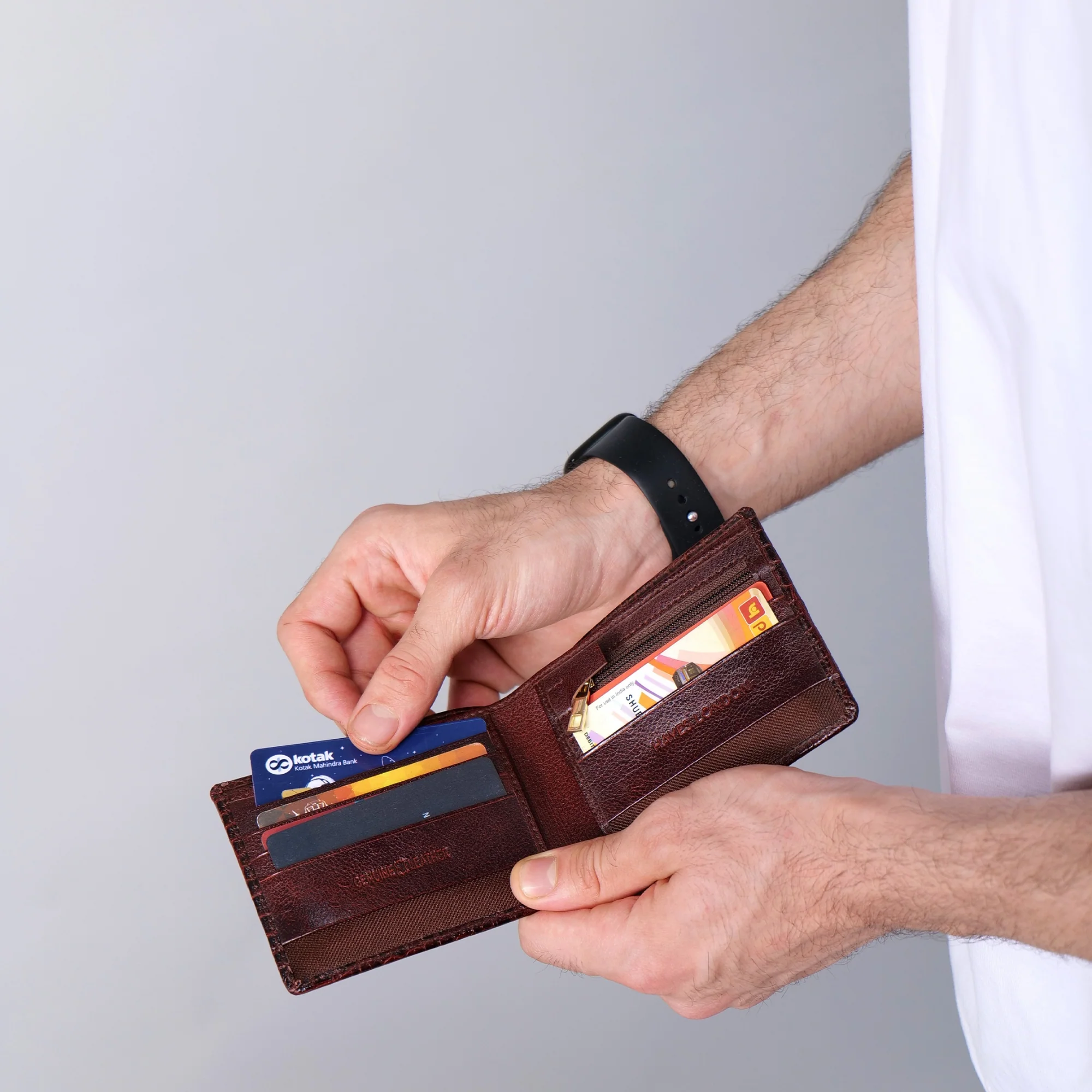 The Gator Brown Genuine Leather Wallet for Men – RFID Blocking, Original Bifold Wallet with 8 Compartments - Image 7